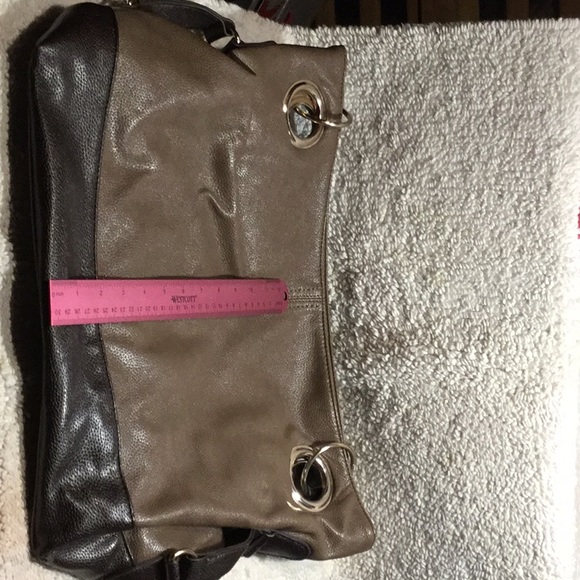 2 Toned Brown Shoulder Bag/Purse with Gold accents - Picture 7 of 8